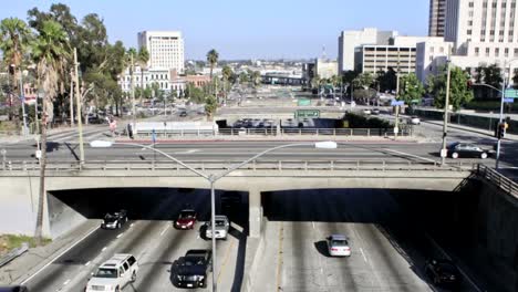 Time-lapse-shot-of-the-101-facing-east-in-Downtown-Los-Angeles-during-the-day