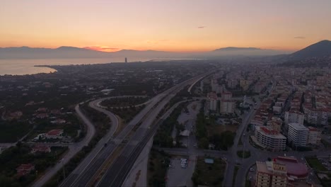 Sunrise-City-Skyline-Meer-Straße-Verkehr-Izmir,