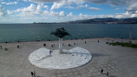 Izmir-Square-Drohne,-Stadtplatz-von-von-Drohne