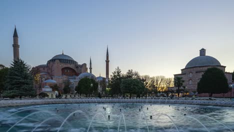 Señal-de-Ayasofya-o-Hagia-Sofia-de-Estambul-noche-a-día-timelapse-en-Estambul,-Turquía