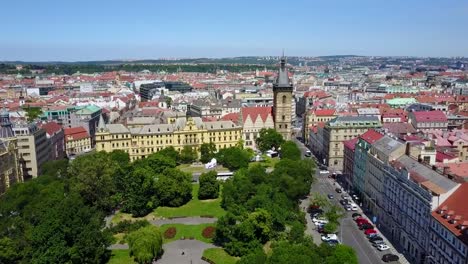 Hermosa-vista-aérea-del-parque-en-Praga.