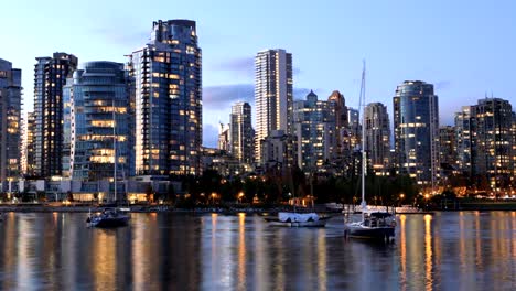 Day-to-night-timelapse-of-Vancouver,-Canada