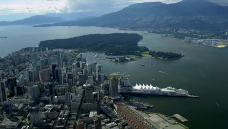 Aerial-Landschaftsblick-über-Vancouver-Harbour-Canada-Place