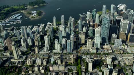 Luftaufnahme-über-Vancouver-City-Harbour