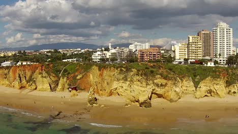 Aérea-de-Praia-da-Rocha-del-Algarve-en-Portugal