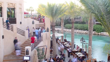 Atestado-turist-Golfo-4-K-time-lapse-de-dubai,-Emiratos-Árabes-Unidos
