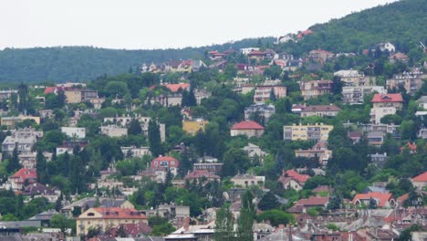 Ungarische-Straßen-und-wohnungen-Ausblick,-Budapest,-Ungarn