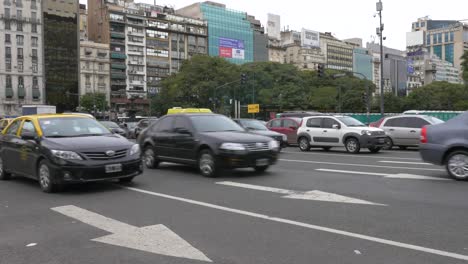 Traffic-jam-in-downtown-Buenos-Aires