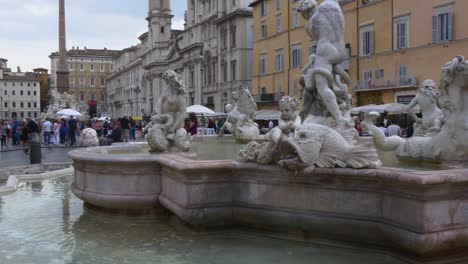 fuente-famosa-Italia-Roma-ciudad-piazza-navona-atestado-panorama-4k