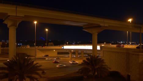 Dubai-Scheich-Zayed-Verkehr-Straße-Nacht-Licht-Stadtpanorama-4k-Vereinigte-Arabische-Emirate