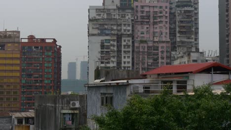 China-día-nublado-Macao-ciudad-en-la-azotea-viven-panorama-bloque-4k