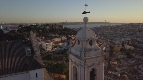 Portugal-Sonnenuntergang-Dämmerung-Lissabon-berühmten-Turm-Top-Lissabon-Luftbild-Stadtpanorama-4k