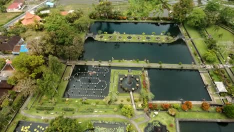 Tirta-Gangga-auf-Bali.-Hindu-Tempel