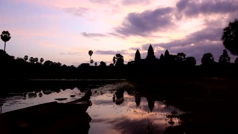 Sonnenaufgang-in-Angkor-Wat