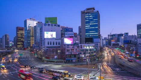 Tag-zur-Nacht-Zeitraffer-Video-von-Seoul-Stadtverkehr-Straße-in-Seoul,-Südkorea,-timelapse