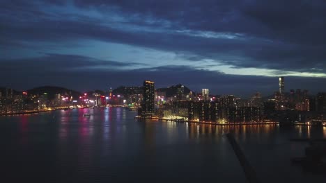 4K-Aufnahmen-von-Hong-Kong-Island-und-Kowloon-Stadt-aus-Vogelperspektive