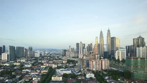 Tag-und-Nacht-zu-Tag-(von-Sonnenuntergang-bis-Sonnenaufgang)-in-Kuala-Lumpur