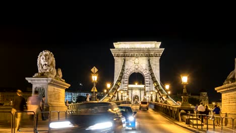 Budapest-Hungary-time-lapse-4K,-city-skyline-night-timelapse-at-Chain-Bridge