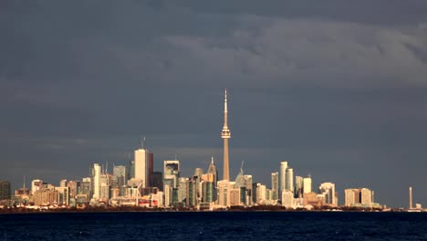 Vista-de-timelapse-de-Toronto-en-el-crepúsculo