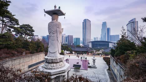 Timelapse-del-templo-Bongeunsa-en-Gangnam-ciudad-de-noche,-Seúl-Corea