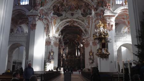 Interior-de-la-iglesia-de-la-Abadía-de-Einsiedeln