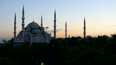 Blaue-Moschee-bei-Sonnenuntergang