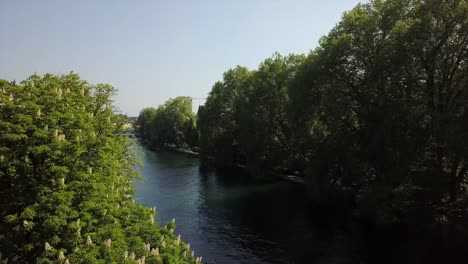 día-soleado-Zurich-City-River-Bay-Park-panorama-aéreo-4k-Suiza