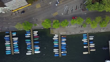 Tageszurich-Innenstadt-Flussdock-Luftfahrt-Blick-4k-Schweiz