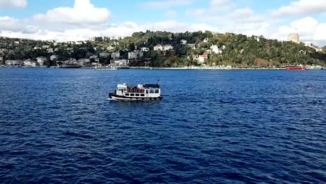 Fähren-über-den-Bosporus-in-Istanbul