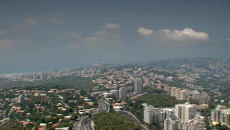 Haifa-bay-extreme-toma-panorámica-de-zoom-hacia-fuera