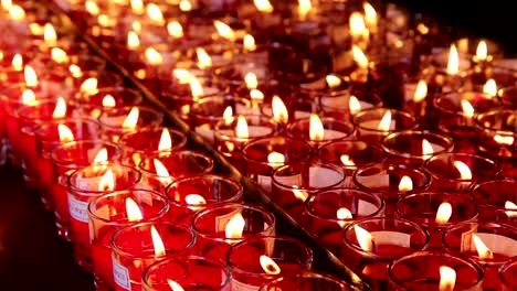 Rows-of-burning-candles-at-the-Chinese-temple