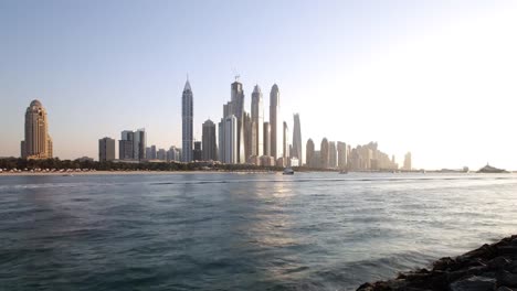 Panoramablick-auf-dubai-marina-Sonnenuntergang-Zeitraffer