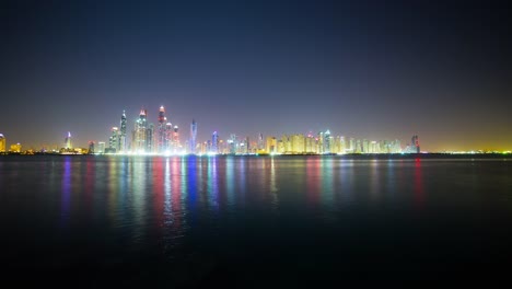 Por-la-noche,-lapso-de-tiempo-panorámica-de-dubai