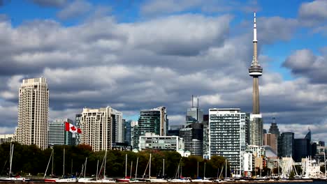 View-of-Toronto,-Canada-with-the-harbour-in-the-foreground