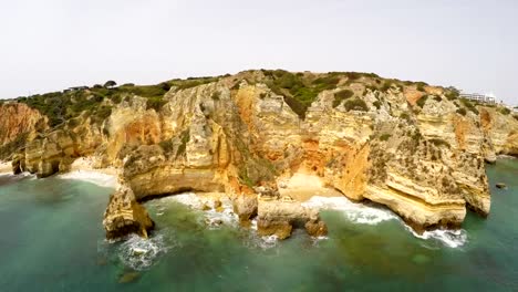 Metraje-aéreo-Lagos,-puente-de-la-piedad,-Algarve,-Portugal