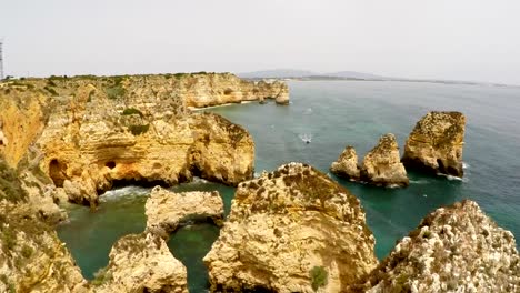 Metraje-aéreo-Lagos,-puente-de-la-piedad,-Algarve,-Portugal