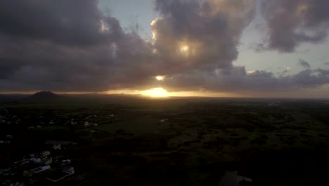 Dorado-atardecer-en-Isla-Mauricio