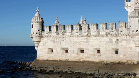 Turm-von-Belem-an-klaren-sonnigen-Tag