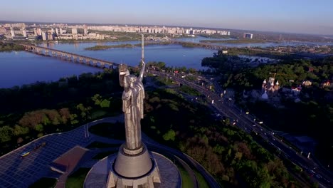 Stadt-Kiew---die-Hauptstadt-der-Ukraine.-Mutter-Heimat.-Luftaufnahme.