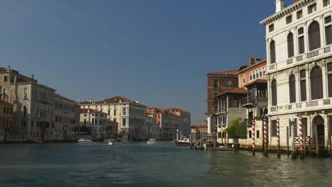 Italia-Venecia-día-tiempo-ferry-road-viaje-gran-canal-edificios-soleado-panorama-4k