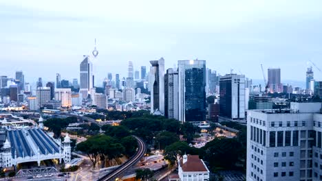 dramático-atardecer-día-a-la-noche-en-Kuala-Lumpur