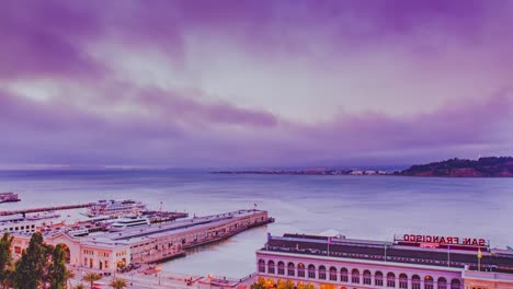 Zeitraffer---San-Francisco-Ferry-Building-mit-Fähren-in-Embarcadero-4K