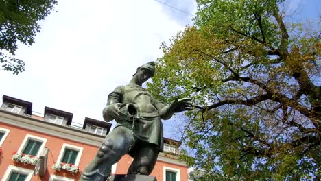 tracking-shot-fountain-in-Lienz-center,-Austria