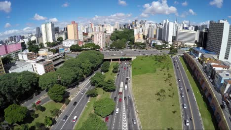 Vista-aérea-de-23-de-Maio-Avenue-en-Sao-Paulo,-Brasil