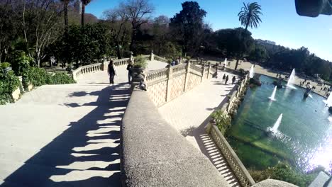 Escaleras-en-el-parque-de-la-ciutadella-de-barcelona