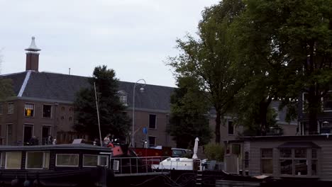 Houseboats-and-Apartment-Buildings-in-Amsterdam