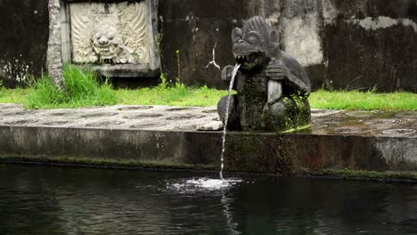 Tirta-Gangga-auf-Bali.-Hindu-Tempel