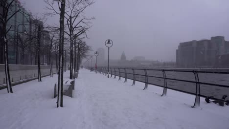 Schnee-Straße-in-Dublin