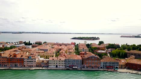 Luftaufnahme-des-Canal-Grande-Venedig-mit-Booten-und-Gebäuden,-Italien.