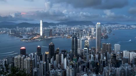 Sonnenuntergang-Panorama-Zeitraffer-vom-Gipfel-in-Hongkong